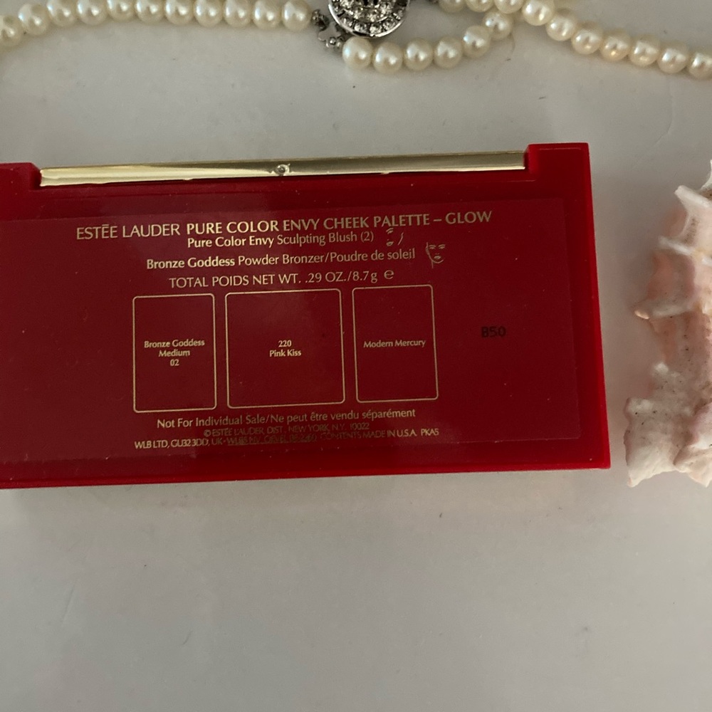 Estée Lauder cheek palette - 1 bronzer, 2 blush - Picture 3 of 3